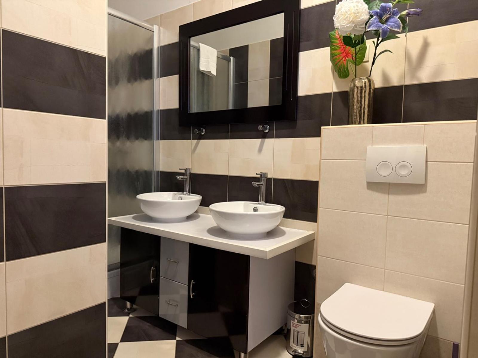 Petrus Superior - Spacious Three-room - Prestigious Location Near Diocletian's Palace And Bacvice - The Restaurants Within Walking Distance - Free Parking Provided Apartment